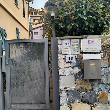 Con Terrazzo E Parcheggio Imperia