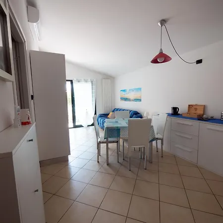 Con Terrazzo E Parcheggio *
