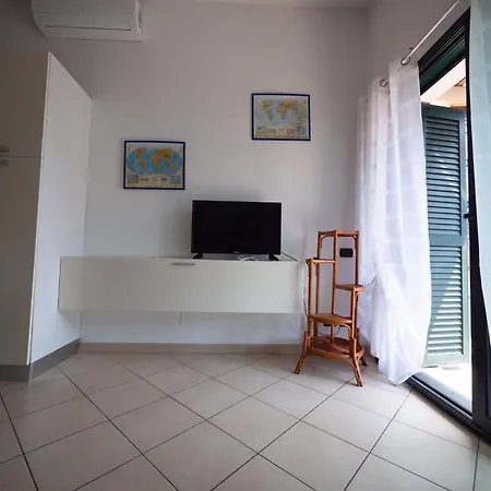 Con Terrazzo E Parcheggio Apartment Imperia