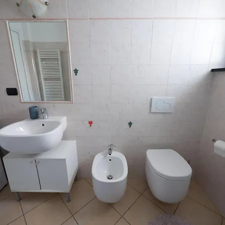 Apartment Con Terrazzo E Parcheggio *